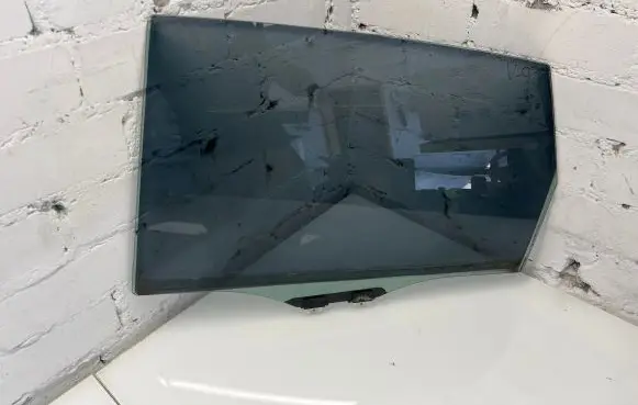 Honda CR-V Rear door window glass 43R00049 DOT24M25AS2