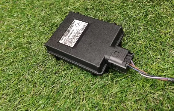 Volkswagen Touareg II Garage door switch 4H0907410A