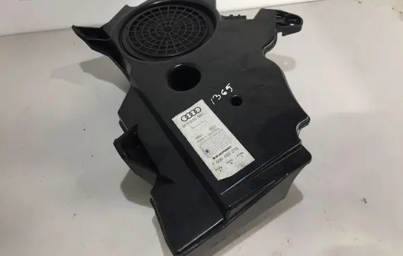 Audi A3 S3 8P Subwoofer speaker 8P3035382