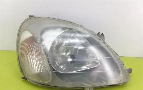 Toyota Yaris Headlight/headlamp