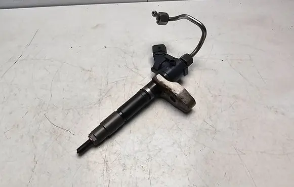Fuel injector