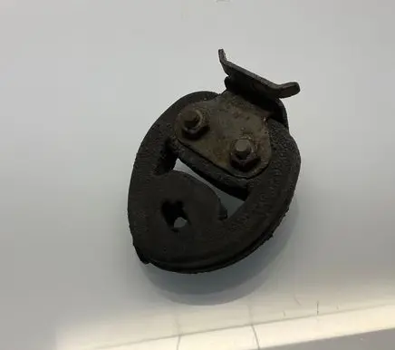 Mercedes-Benz S W221 Muffler mount bracket/holder 