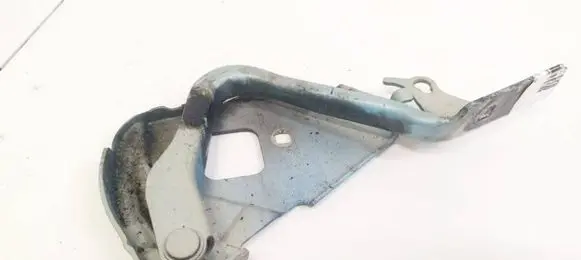 Engine bonnet/hood hinges