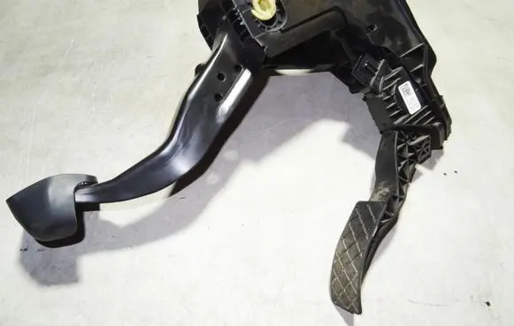 Volkswagen PASSAT B8 Pedal assembly 5Q1723503H 5Q1723058AJ