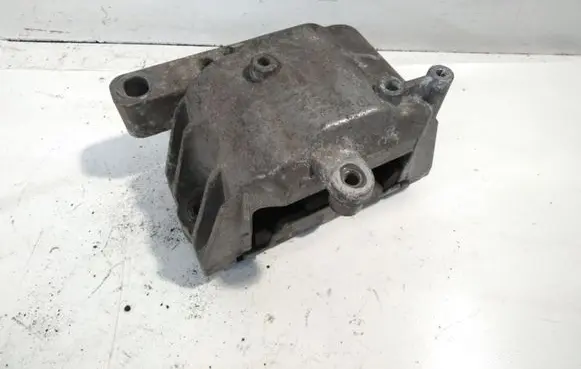 Volkswagen Golf V Engine mount bracket 1K099262
