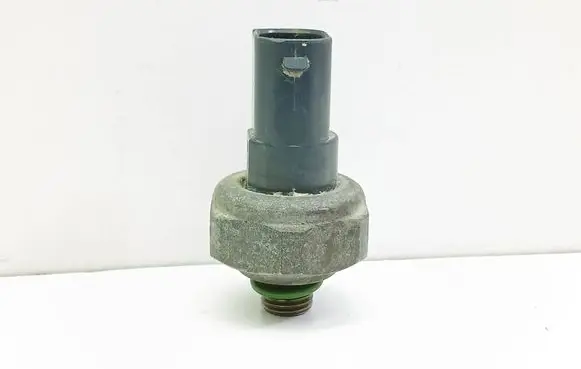 BMW 3 E46 Air conditioning (A/C) pressure sensor 8370625