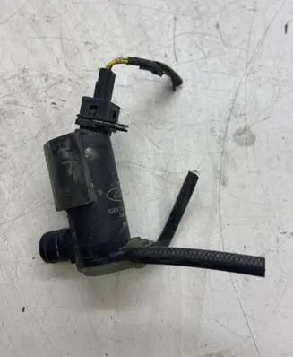 Ford Focus Windscreen/windshield washer pump 93BB17K624BA