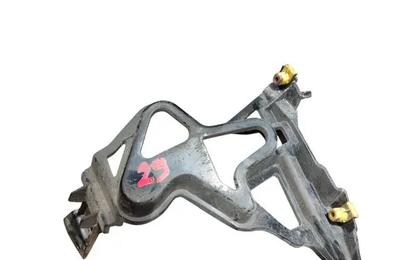 BMW 7 F01 F02 F03 F04 Fender mounting bracket 18022910