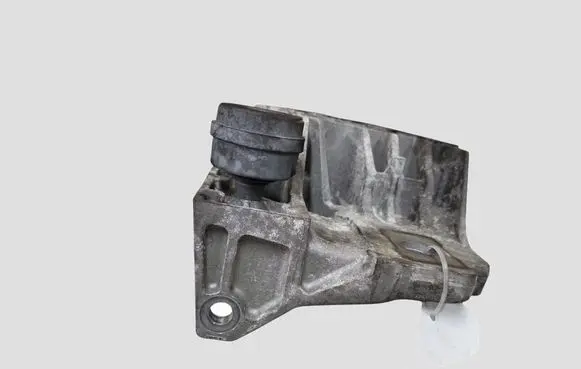 Land Rover Freelander 2 - LR2 Engine mounting bracket 6G926F030CB