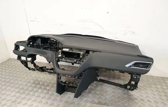 Peugeot 2008 I Dashboard 
