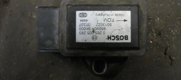 Hyundai Santa Fe ESP acceleration yaw rate sensor 956903K000