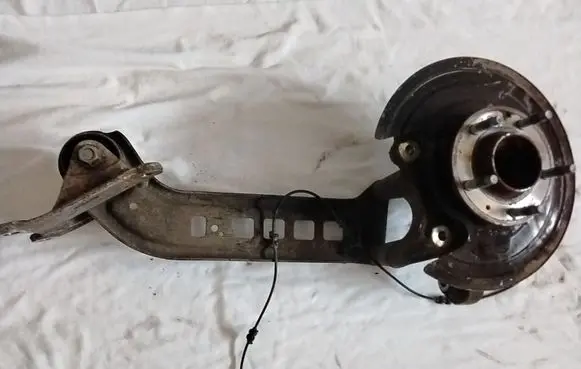 Opel Insignia B Rear wheel hub 22949386