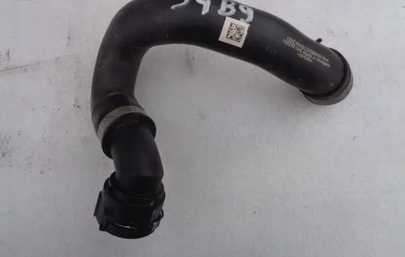Audi A4 S4 B9 Engine coolant pipe/hose 8W0122055AM