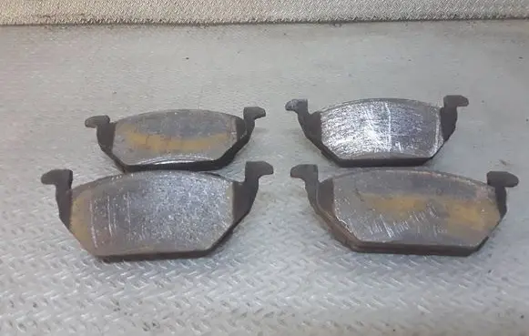 Volkswagen Polo V 6R Brake pads (front) 