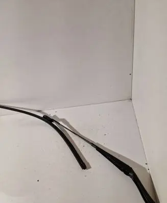 Volvo XC70 Front wiper blade arm 31276002