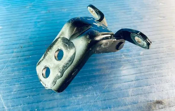 Nissan Leaf I (ZE0) Front door upper hinge A047742