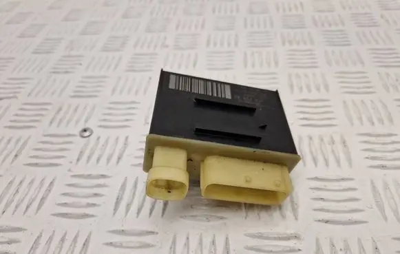 Citroen DS5 Glow plug pre-heat relay 9662570880 018010953