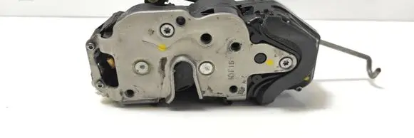 Opel Insignia A Front door lock