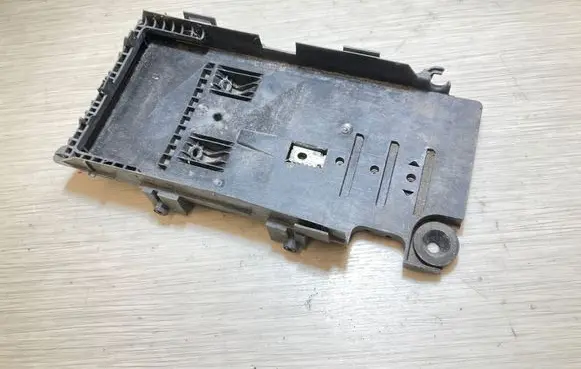 Battery box tray