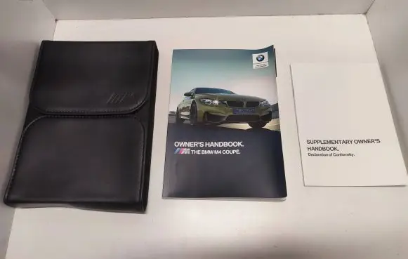 BMW M4 F82 F83 Owners service history hand book 01402982695 01408072713