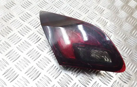 Opel Astra J Tailgate rear/tail lights 1090098