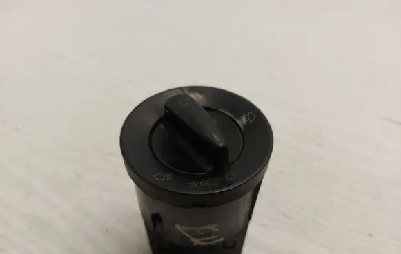 Volkswagen Golf IV Light switch 1C0941531 04052030