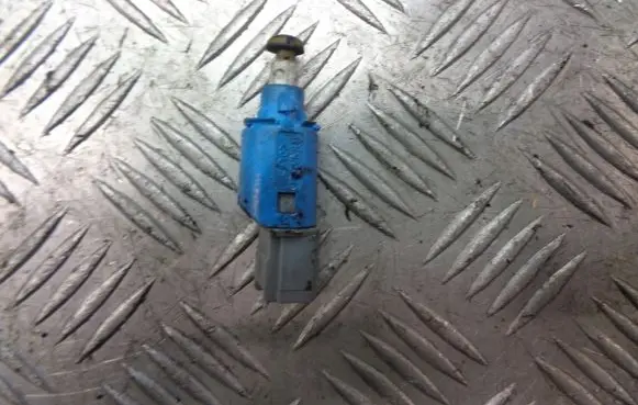 Renault Megane II Clutch pedal sensor 8200168239B