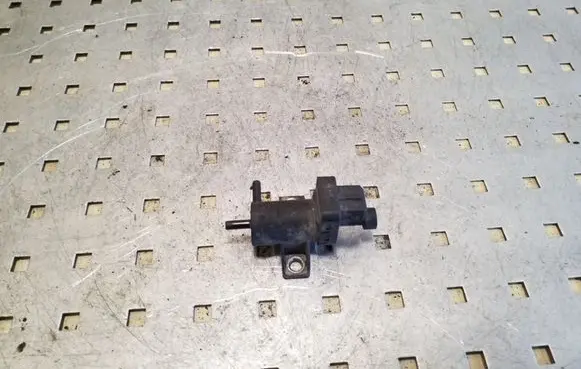 Nissan Qashqai Vacuum valve 8200762597