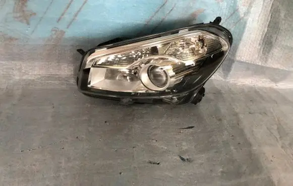 Nissan Qashqai Headlight/headlamp