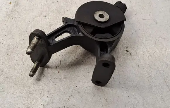 Toyota Verso Engine mount bracket 123710R060