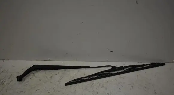 Toyota Corolla E120 E130 Front wiper blade arm