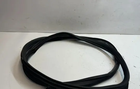 Mercedes-Benz CLS C218 X218 Front door rubber seal A2187202078