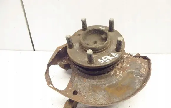 Nissan Serena Front wheel hub spindle knuckle