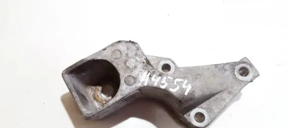 Citroen Xsara Picasso Engine mounting bracket