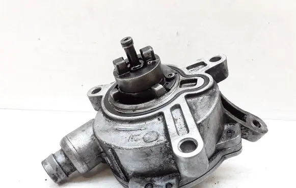 Volvo S60 Vacuum pump 08658230