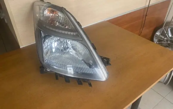 Toyota Prius (XW20) Headlight/headlamp
