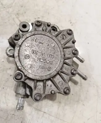 Volkswagen PASSAT B6 Vacuum pump 03G145209