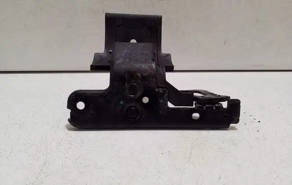 Audi TT TTS Mk2 Engine bonnet/hood lock/latch loop/hook 8J0823480C