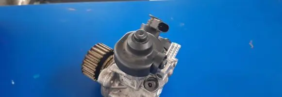 Audi A6 S6 C6 4F Fuel injection high pressure pump 059130755AH 0445010611 02090505