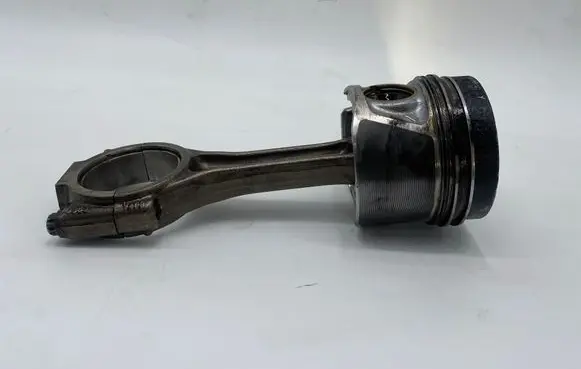 Volkswagen PASSAT CC Piston with connecting rod 038J
