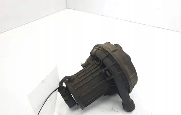 Audi A8 S8 D3 4E Secondary air pump 06A131333D