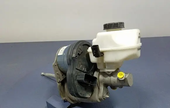 Skoda Octavia 985 Brake booster 5WB614105T