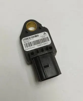 Mitsubishi Outlander Airbag deployment crash/impact sensor 8651A001 39754C TBZME3316Z2014