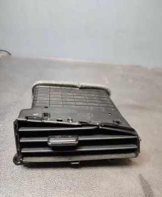 Hyundai i30 Dash center air vent grill 97410A2200