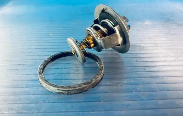 Toyota RAV 4 (XA30) Thermostat TH629582J