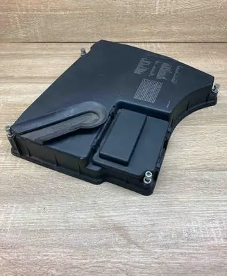 BMW 7 E38 Fuse box cover 1747665