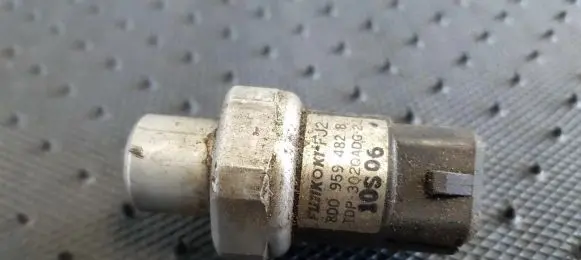 Air conditioning (A/C) pressure sensor