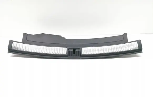 Volkswagen Touareg III Engine mount bracket