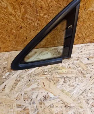 Volkswagen Touran II Front triangle window/glass 43R00048 E000255 DOT24M68AS2