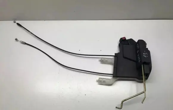 Hyundai Tucson JM Front door lock